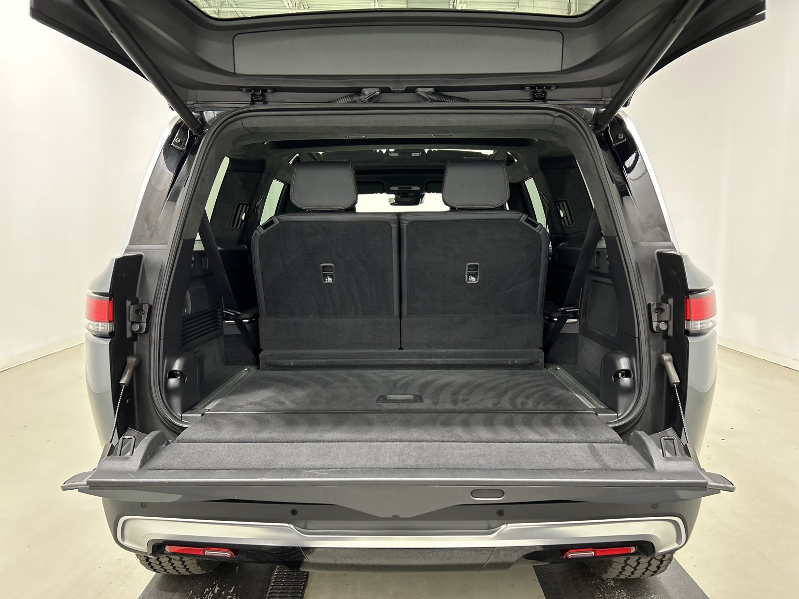 Used 2022 Rivian R1S Launch Edition AWD/4WD image 15