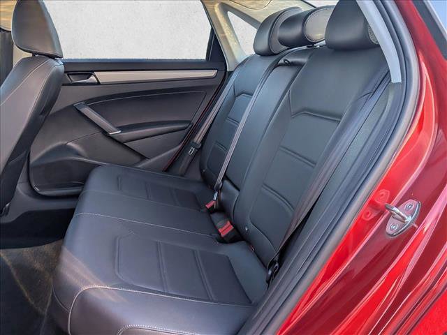 Used 2021 Volkswagen Passat 2.0T SE image 17