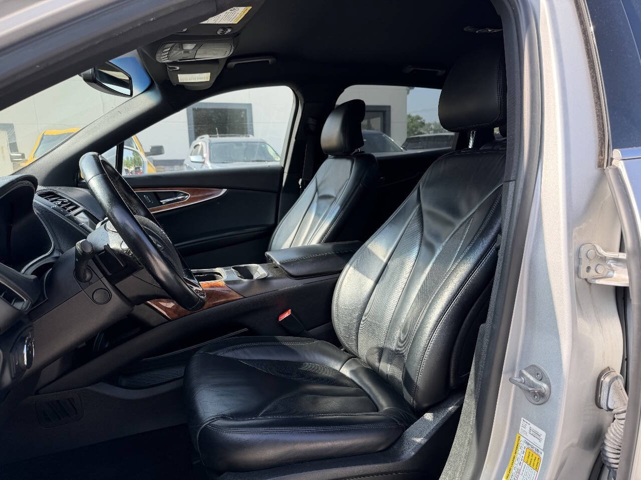 Used 2018 Lincoln MKX Select w/ Select Plus Package AWD/4WD image 21