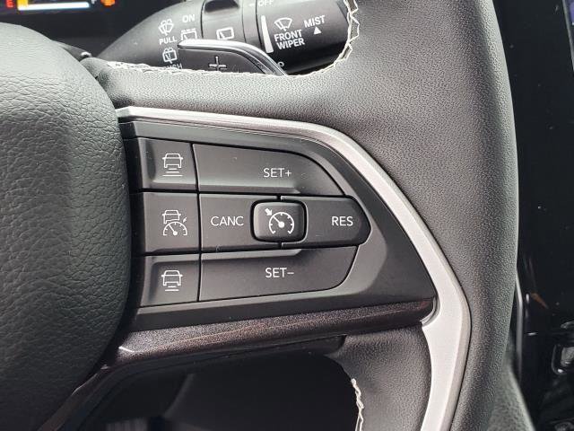 Used 2023 Jeep Grand Cherokee Laredo w/ Luxury Tech Group I image 13