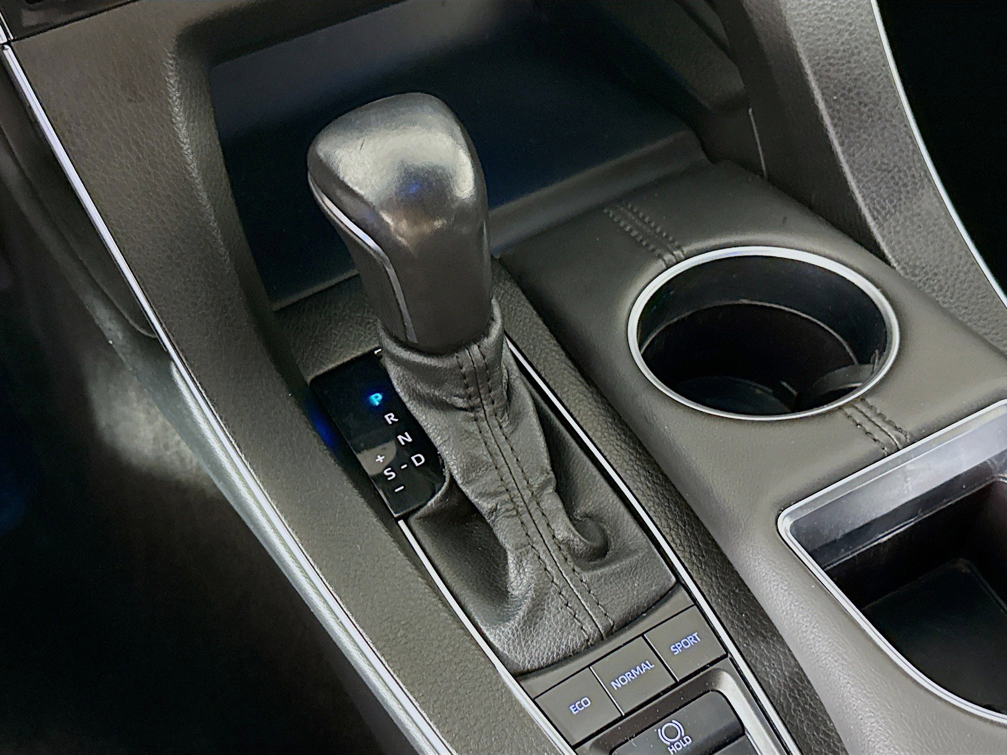 Used 2022 Toyota Avalon XLE image 19