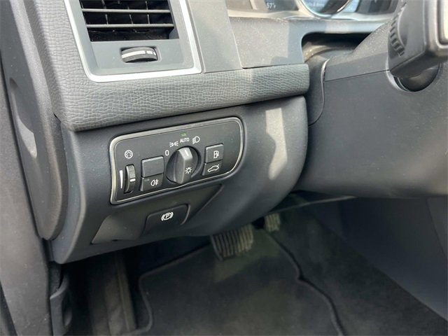 Used 2016 Volvo XC60 T6 Platinum image 27