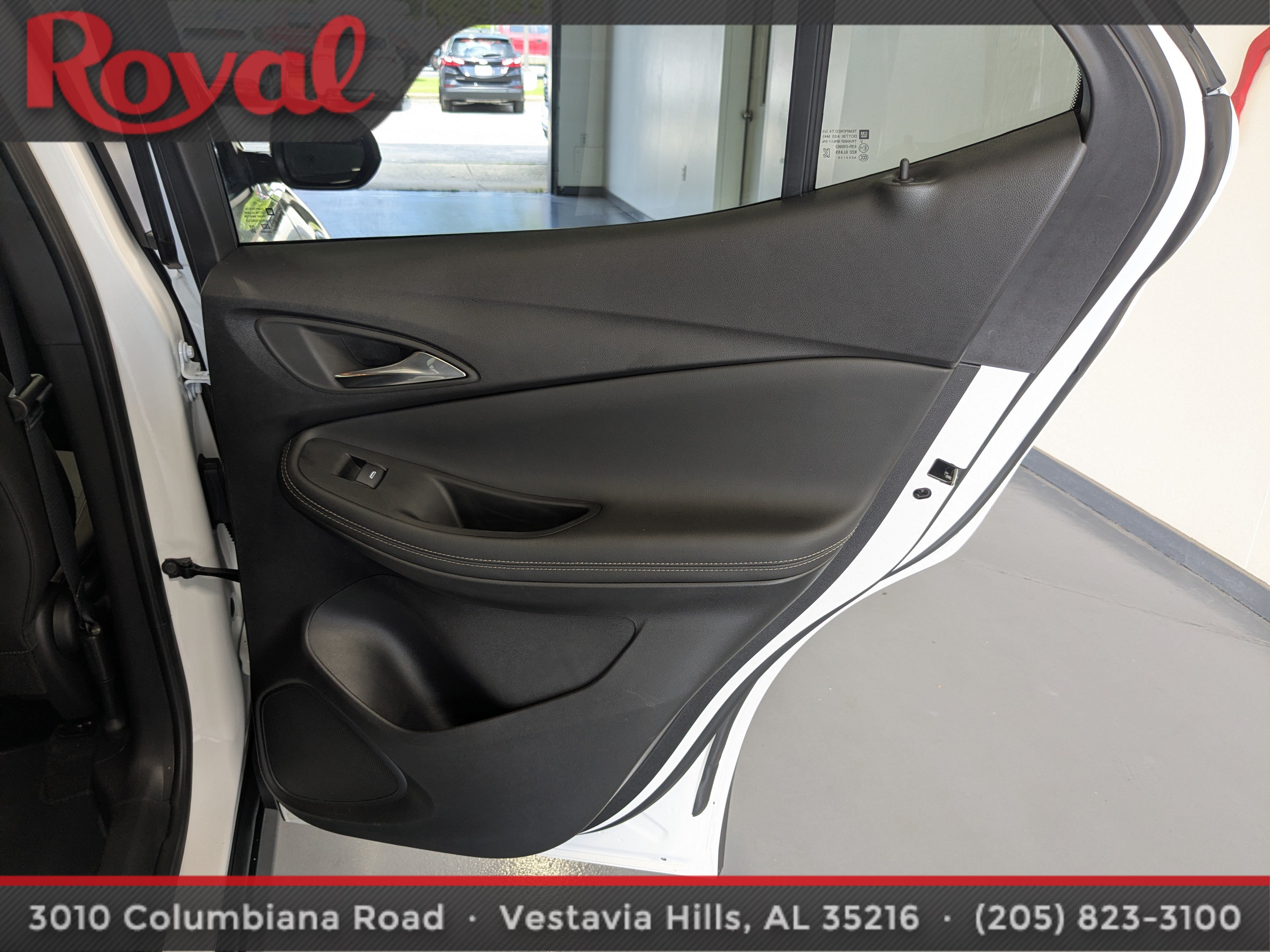 Used 2025 Buick Encore GX Preferred AWD/4WD image 9