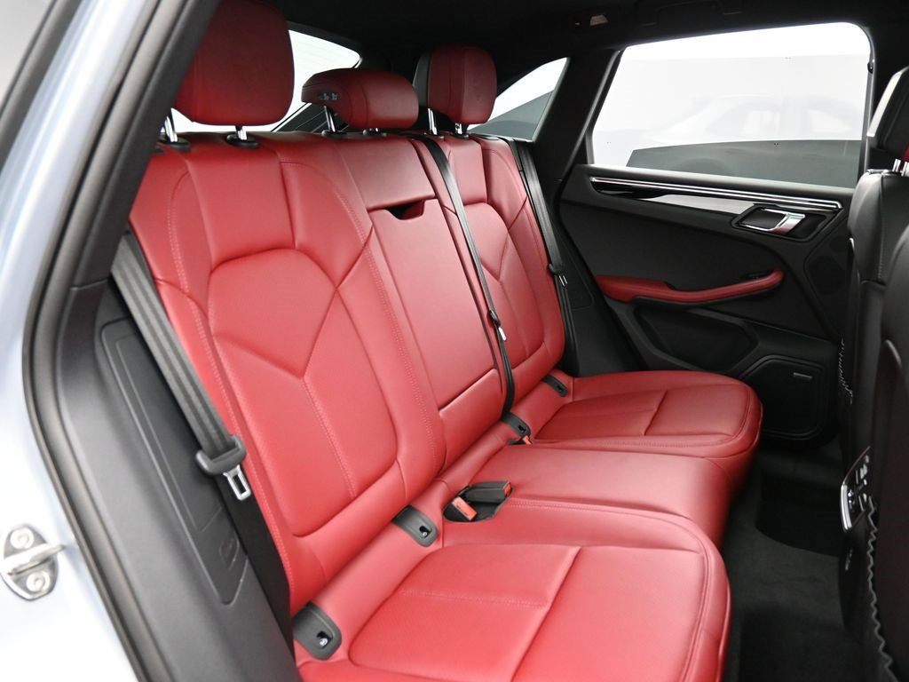 New 2026 Porsche Macan image 26