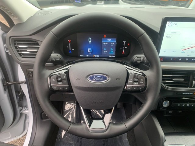 New 2025 Ford Escape SE w/ Class II Trailer Tow Package image 12
