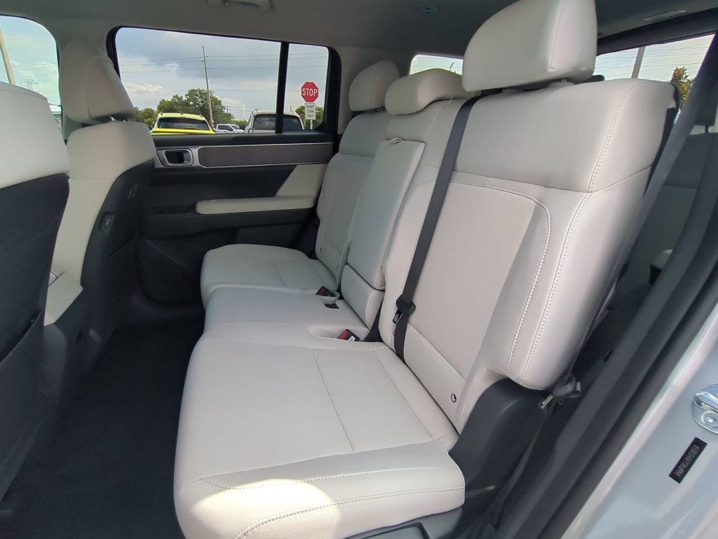 New 2027 Hyundai Santa Fe SE FWD image 17
