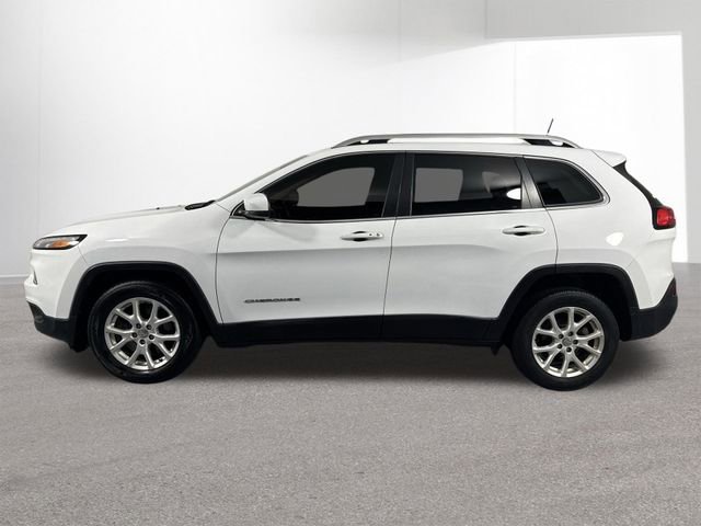 Used 2018 Jeep Cherokee Latitude Plus w/ Comfort/Convenience Group FWD image 29