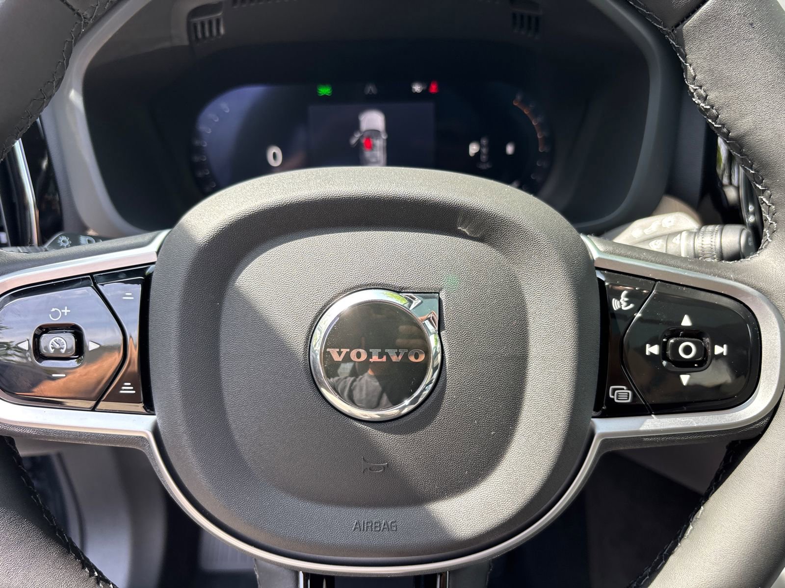 New 2026 Volvo XC60 B5 Plus w/ Protection Package Premier AWD/4WD image 14