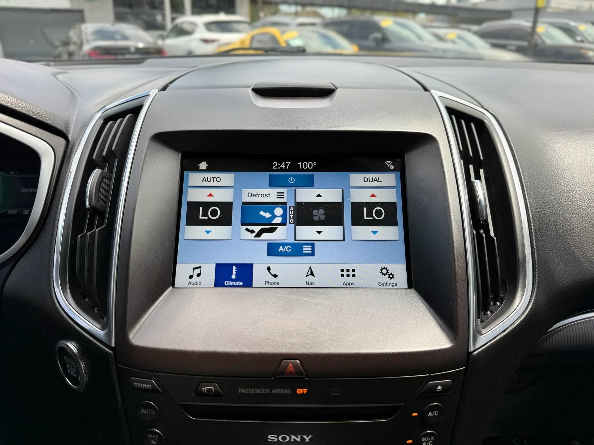 Used 2018 Ford Edge Titanium w/ Equipment Group 302A AWD/4WD image 31