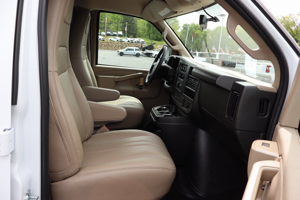 New 2025 Chevrolet Express 3500 w/ Chrome Appearance Package image 18