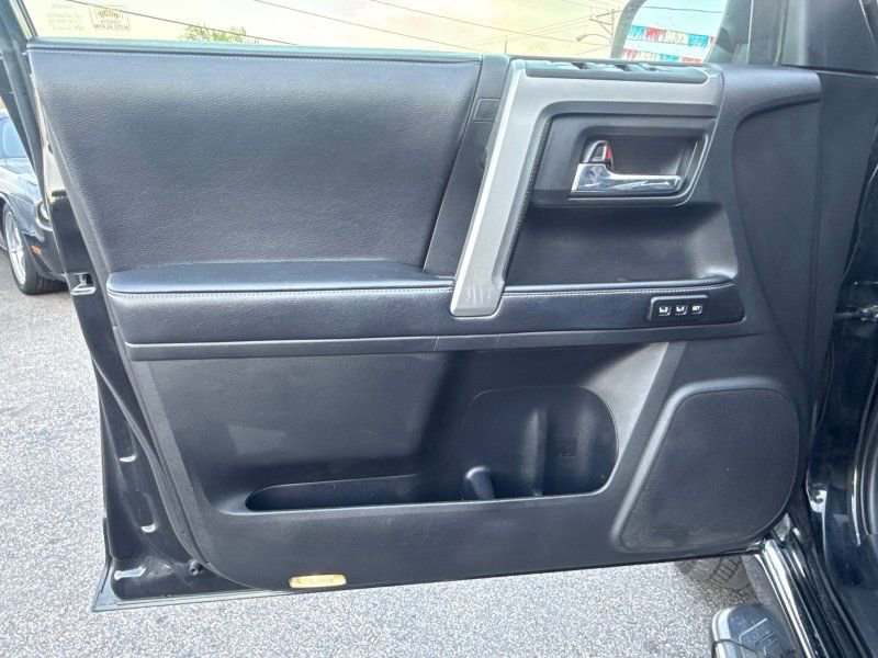 Used 2017 Toyota 4Runner Limited AWD/4WD image 9