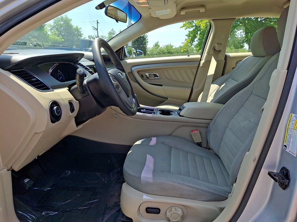 Used 2017 Ford Taurus SE FWD image 13