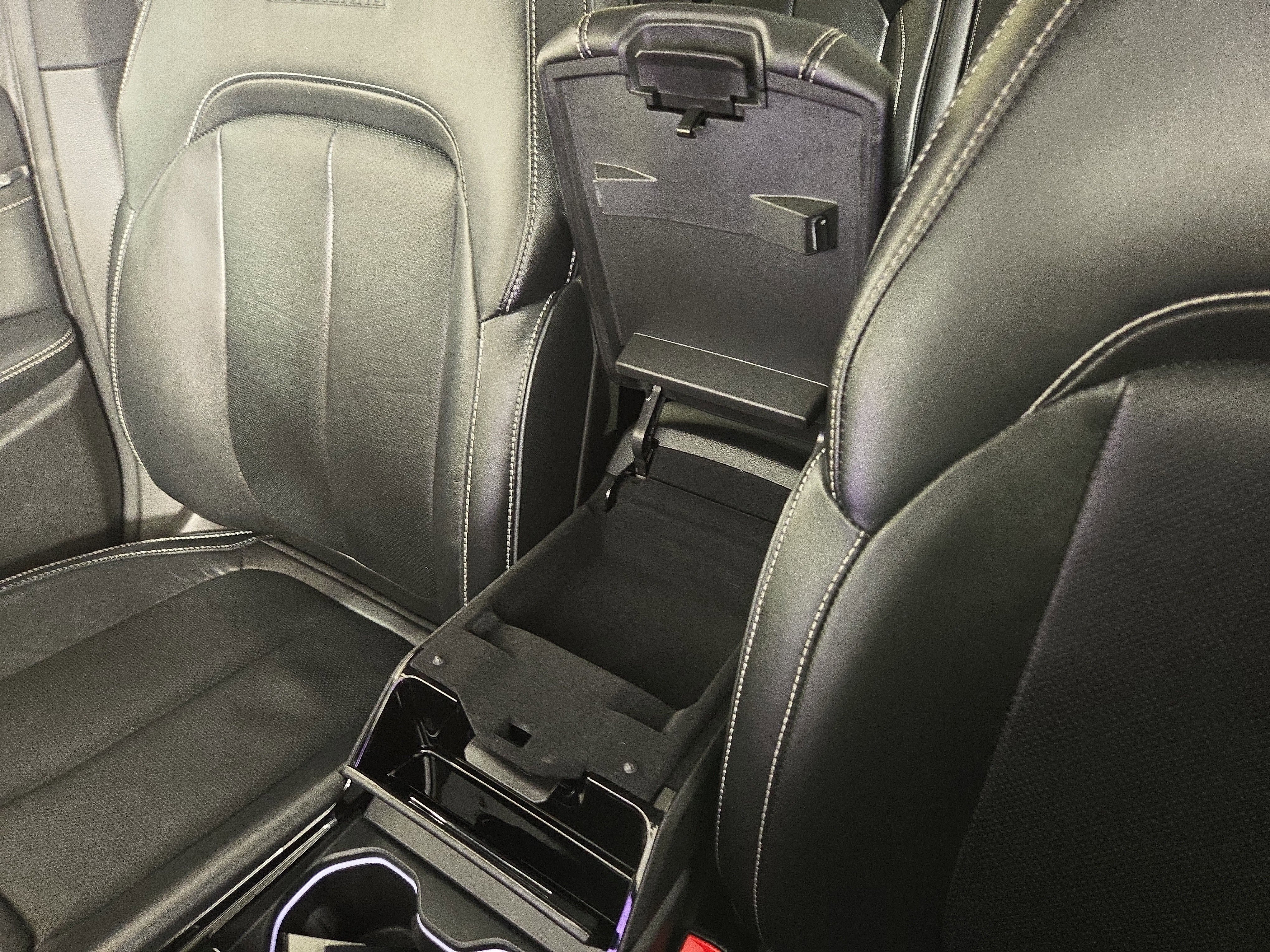 Certified 2025 Jeep Grand Cherokee Overland image 30