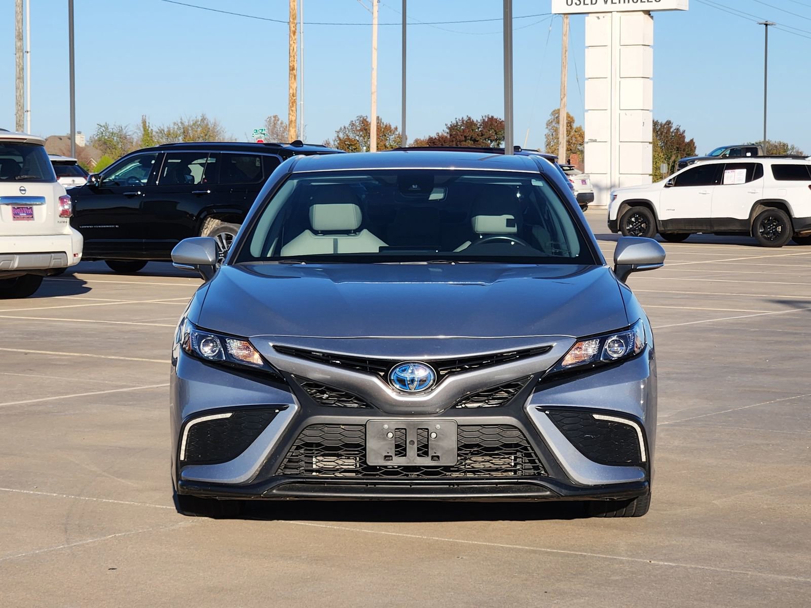 Used 2023 Toyota Camry SE image 6