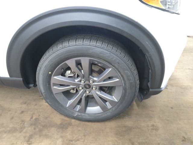 Used 2023 Ford Explorer XLT w/ Equipment Group 202A image 2