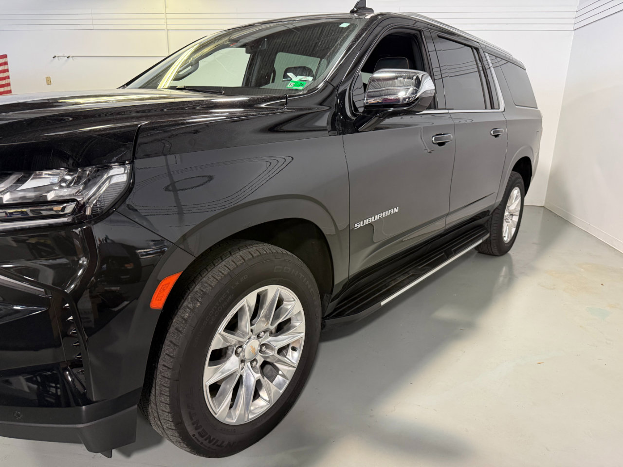 Used 2023 Chevrolet Suburban Premier image 31