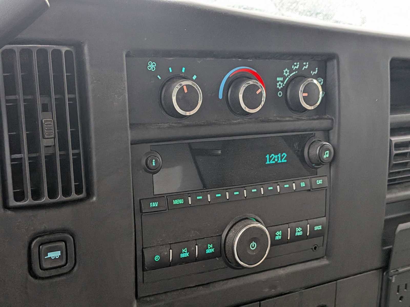 New 2024 Chevrolet Express 3500 w/ Power Convenience Package image 19