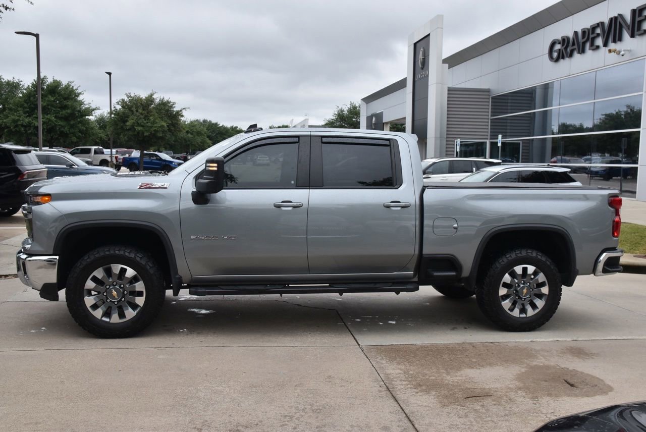 Used 2024 Chevrolet Silverado 2500 LT AWD/4WD image 12