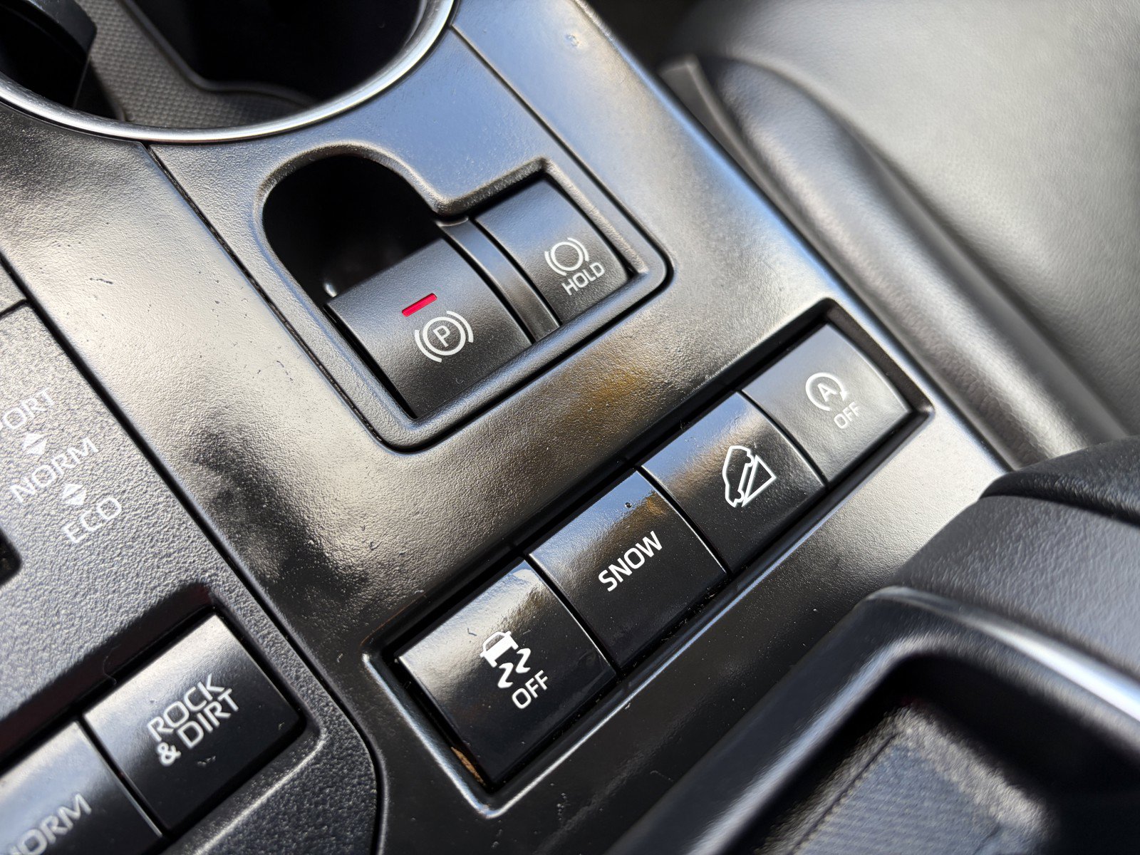 Used 2022 Toyota Highlander XLE AWD/4WD image 24