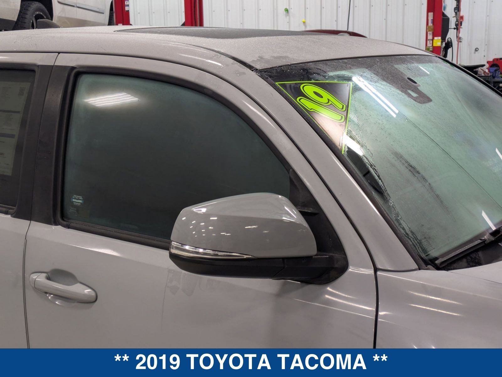 Used 2019 Toyota Tacoma TRD Off-Road image 10