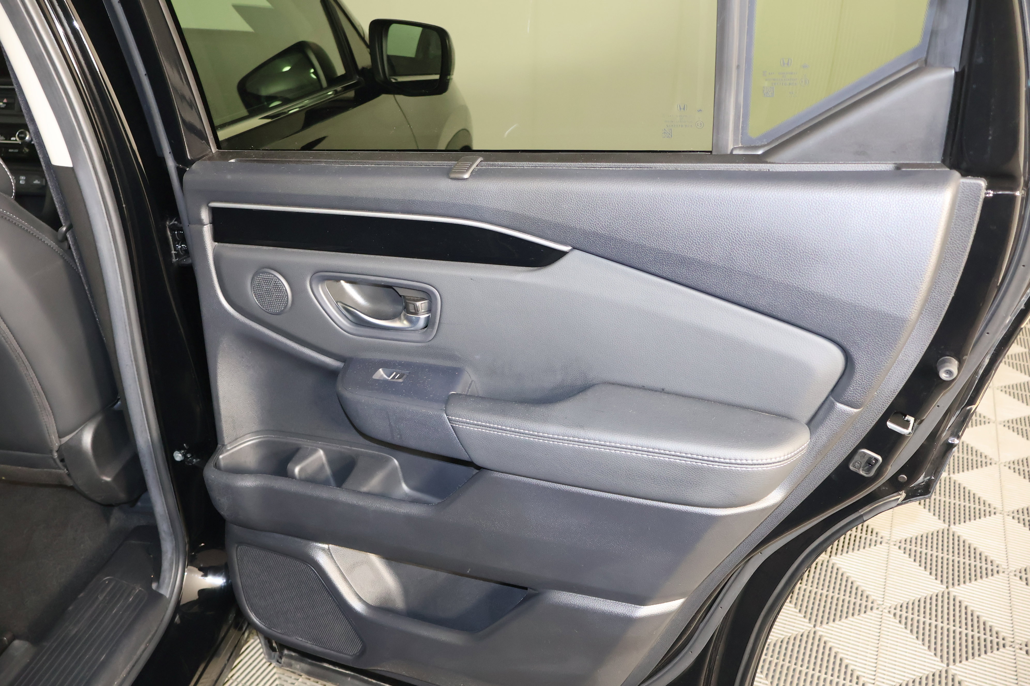 Certified 2025 Honda Pilot Touring image 44