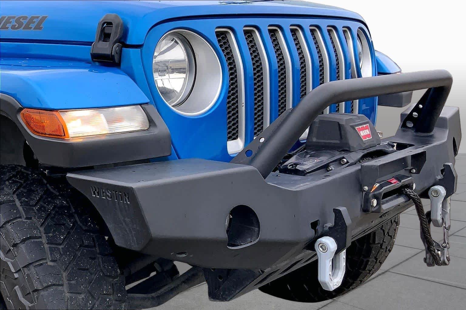 Used 2022 Jeep Wrangler Unlimited Sahara AWD/4WD image 29