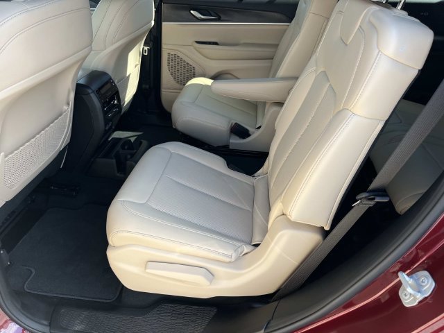 Certified 2025 Jeep Grand Cherokee L Limited w/ Luxury Tech Group II AWD/4WD image 20