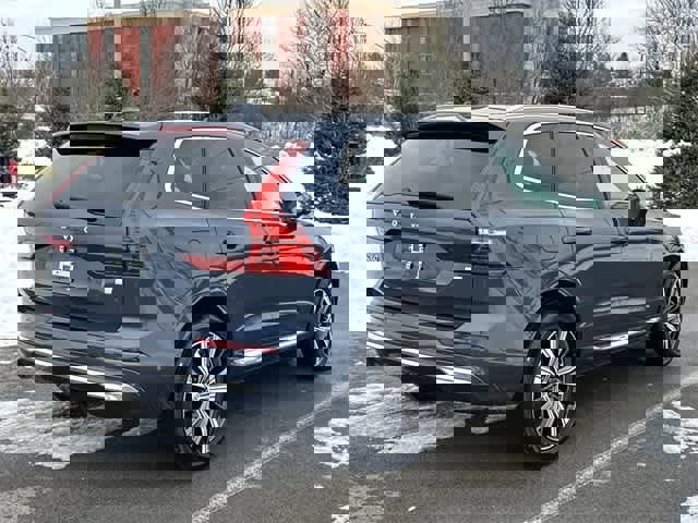 Used 2023 Volvo XC60 T8 Ultimate w/ Climate Package image 35
