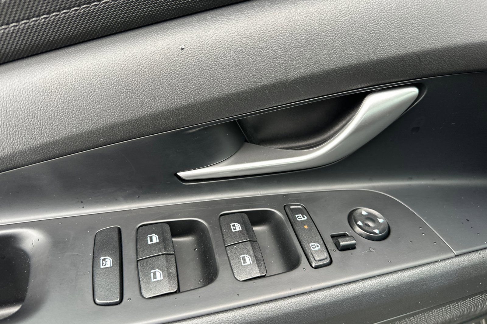 Used 2025 Hyundai Elantra Blue image 11