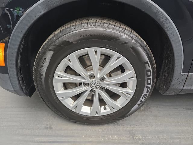Used 2018 Volkswagen Tiguan SE image 16