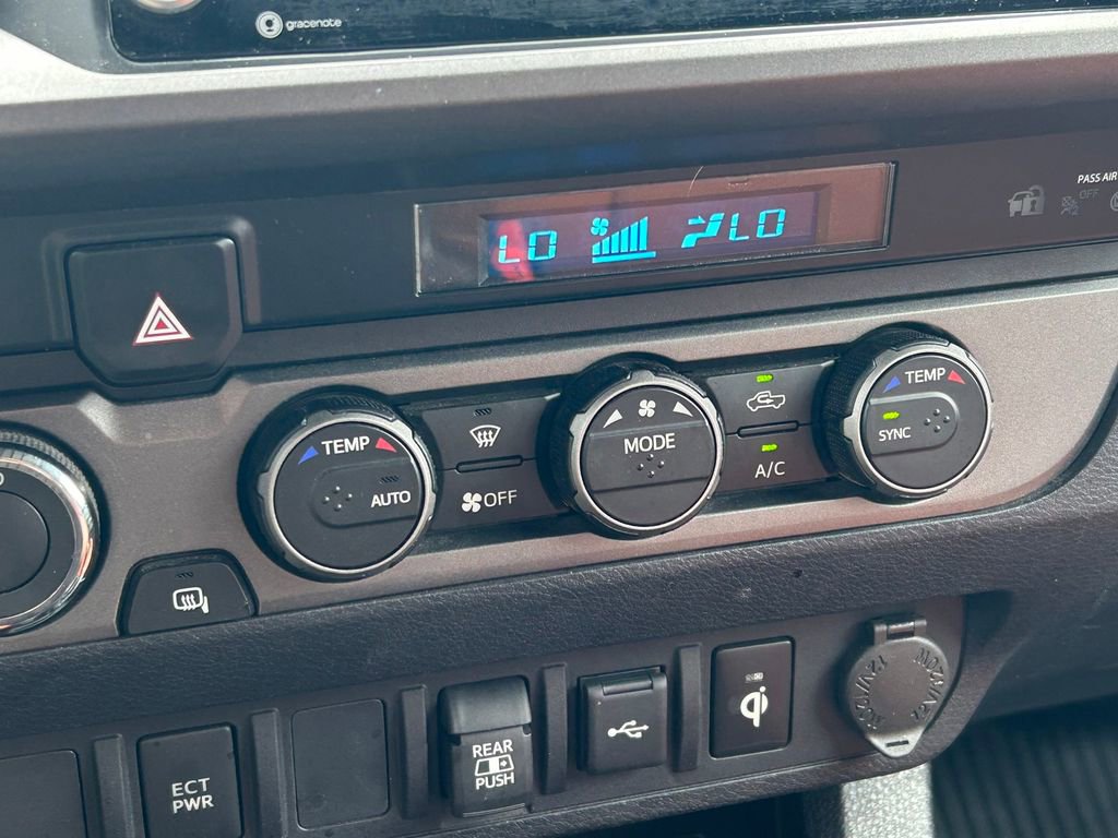 Certified 2022 Toyota Tacoma TRD Off-Road AWD/4WD image 31