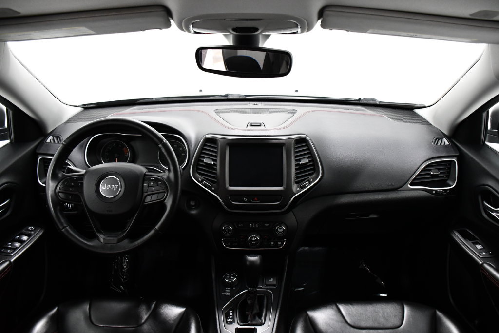 Used 2019 Jeep Cherokee Trailhawk w/ Cold Weather Group AWD/4WD image 8