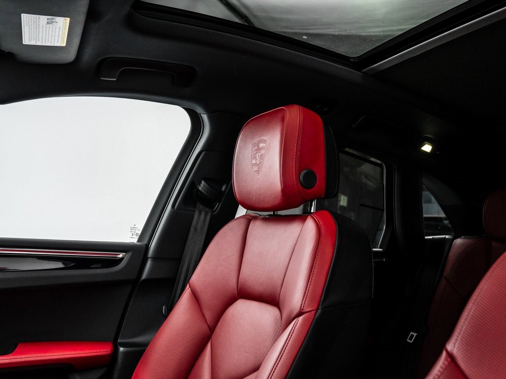 Used 2025 Porsche Macan image 26
