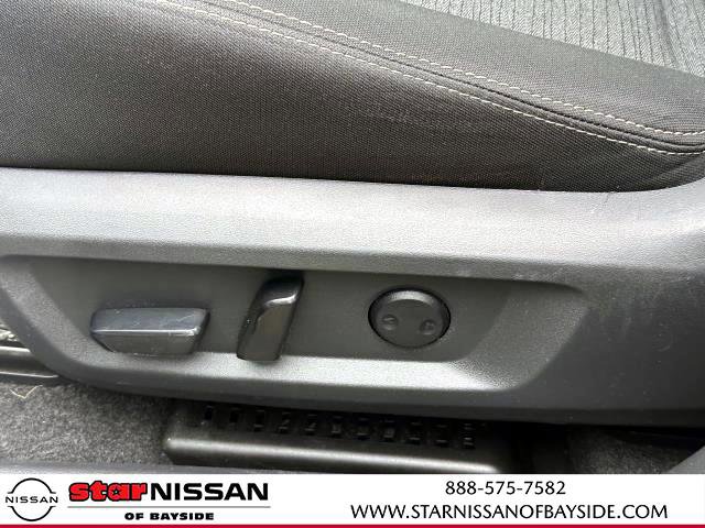 Certified 2022 Nissan Rogue SV image 11