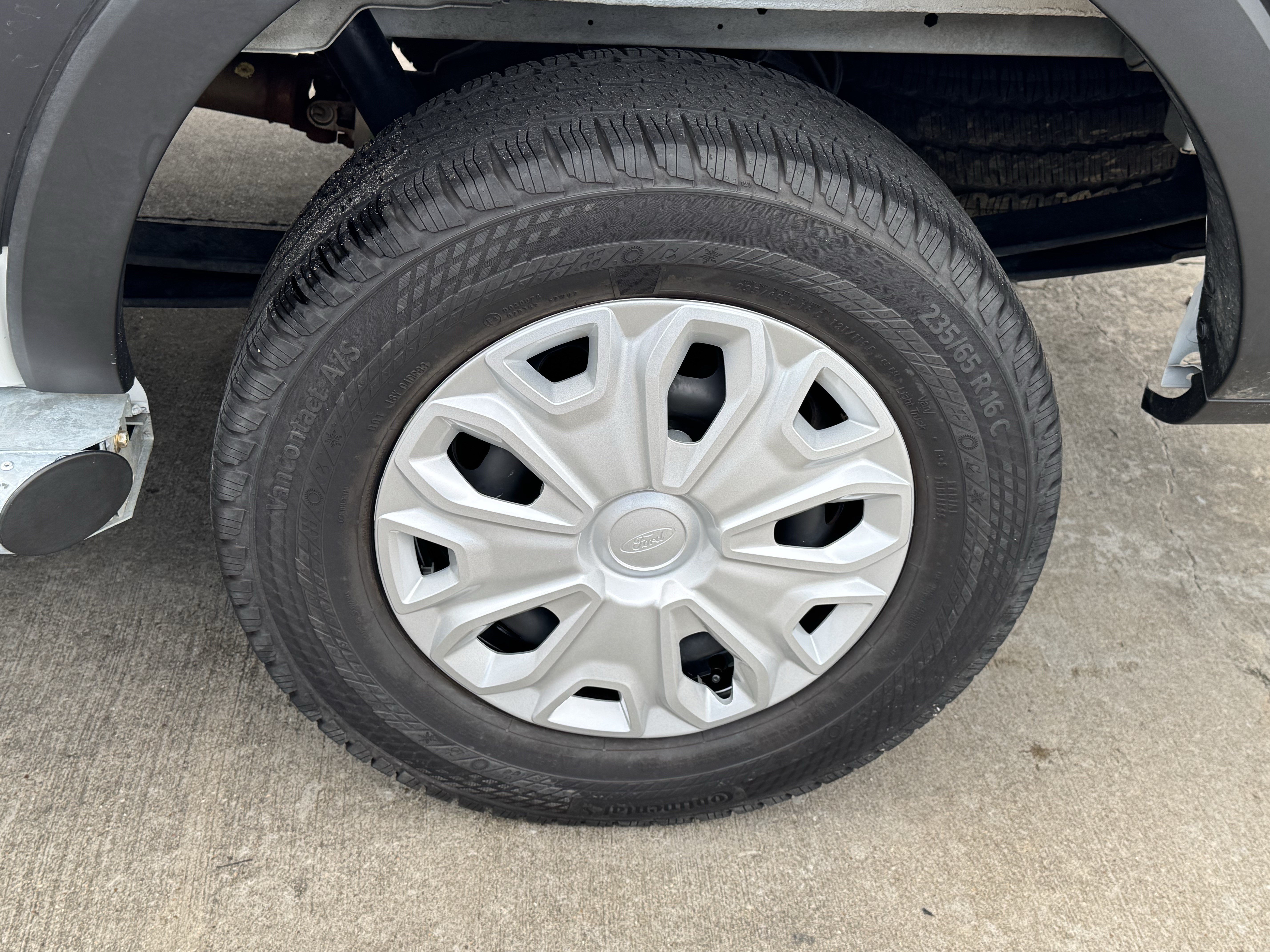 Certified 2025 Ford Transit 250 Low Roof w/ Exterior Upgrade Package RWD image 26