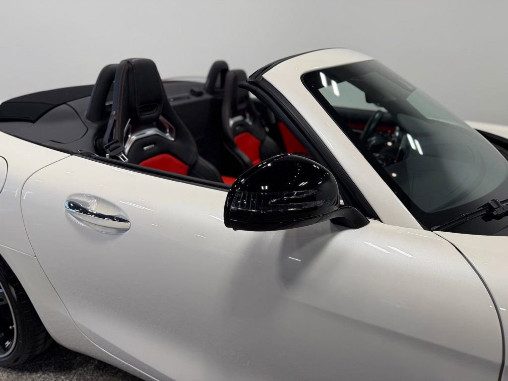 Used 2018 Mercedes-Benz AMG GT Roadster image 37