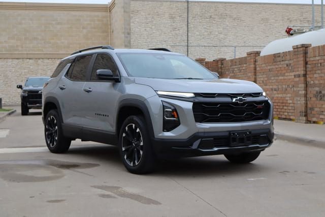 Used 2025 Chevrolet Equinox RS FWD image 2