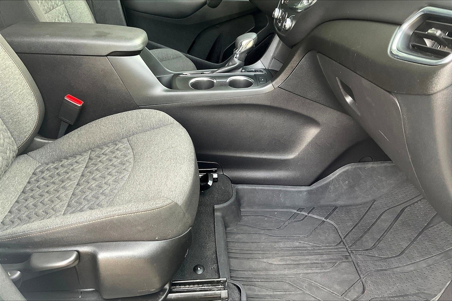 Used 2023 Chevrolet Equinox LT w/ LPO, Floor Liner Package image 21