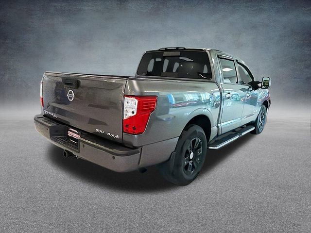 Used 2017 Nissan Titan SV image 7
