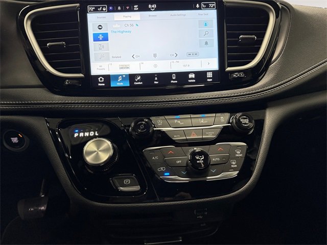 New 2026 Chrysler Pacifica Select image 5