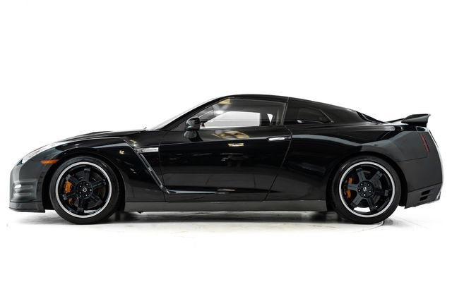 Used 2014 Nissan GT-R Black Edition AWD/4WD image 9