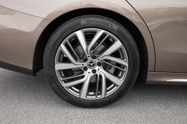 Used 2025 Mercedes-Benz E 350 4MATIC Sedan image 10