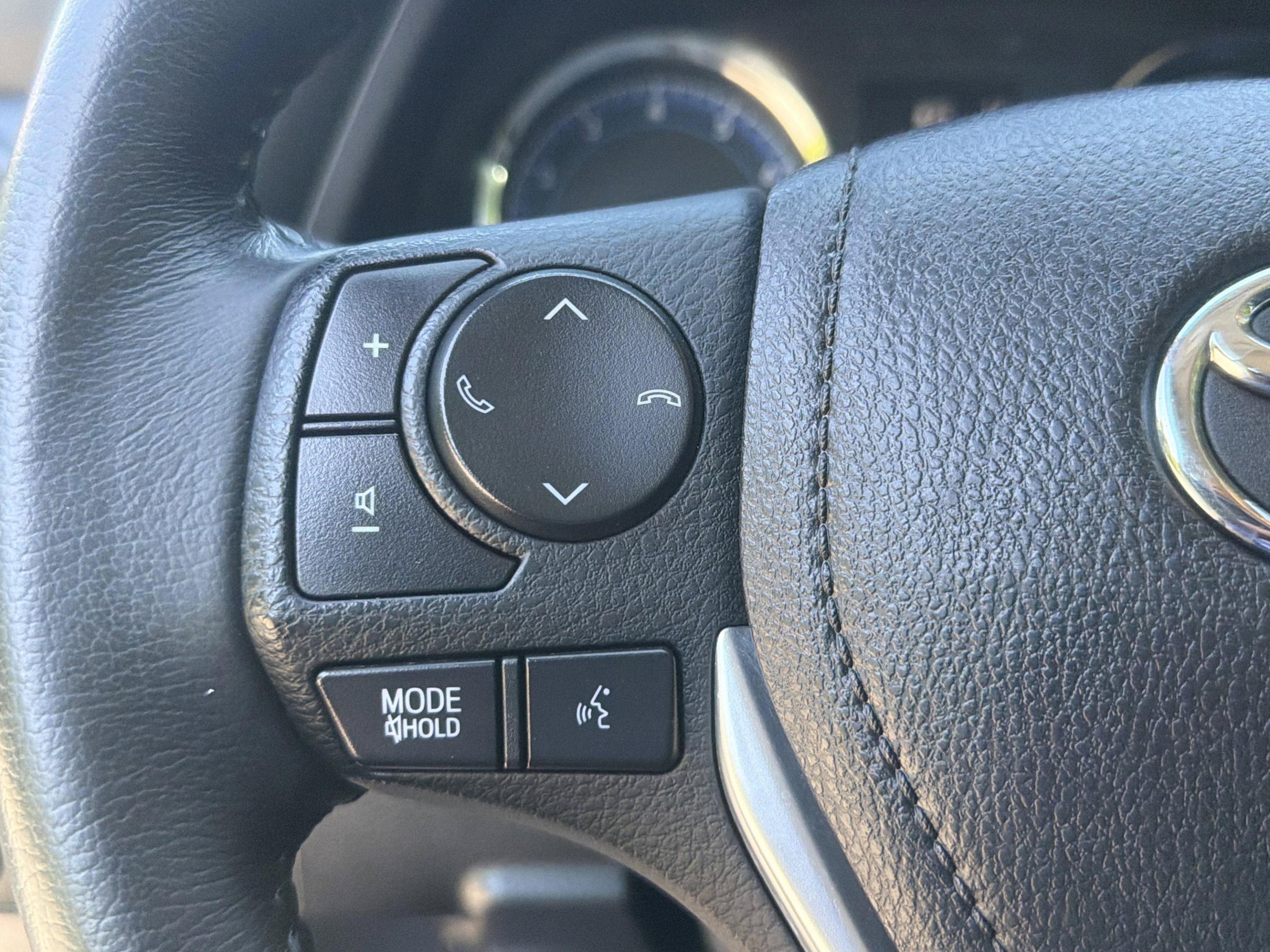 Used 2019 Toyota Corolla SE FWD image 11