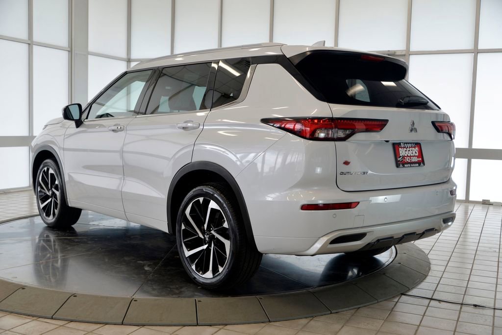 Used 2023 Mitsubishi Outlander SEL image 6