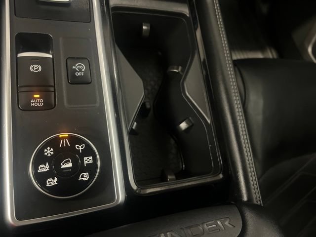 Used 2023 Nissan Pathfinder Platinum AWD/4WD image 25