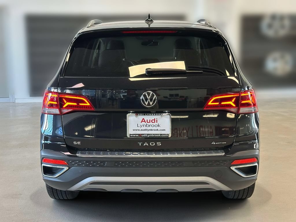 Used 2023 Volkswagen Taos SE w/ Black Wheel Package AWD/4WD image 5