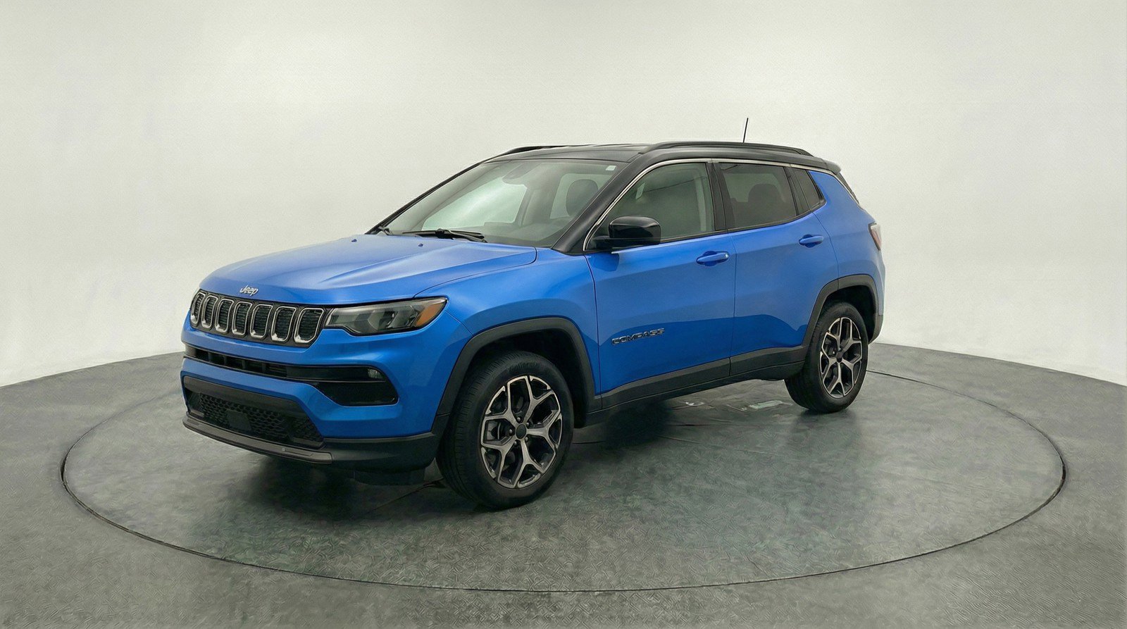Used 2025 Jeep Compass Limited image 3