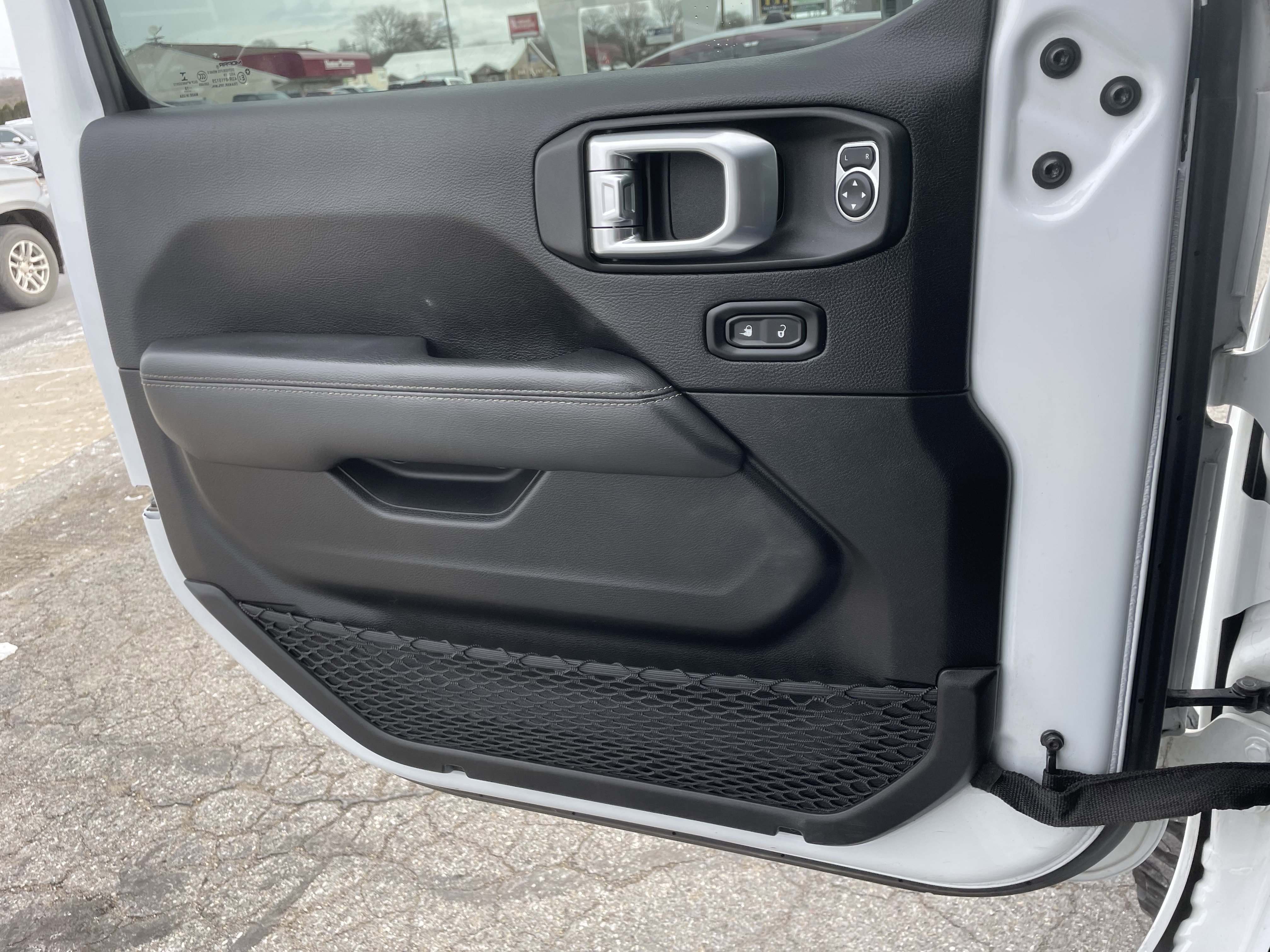 Used 2020 Jeep Gladiator Overland image 15