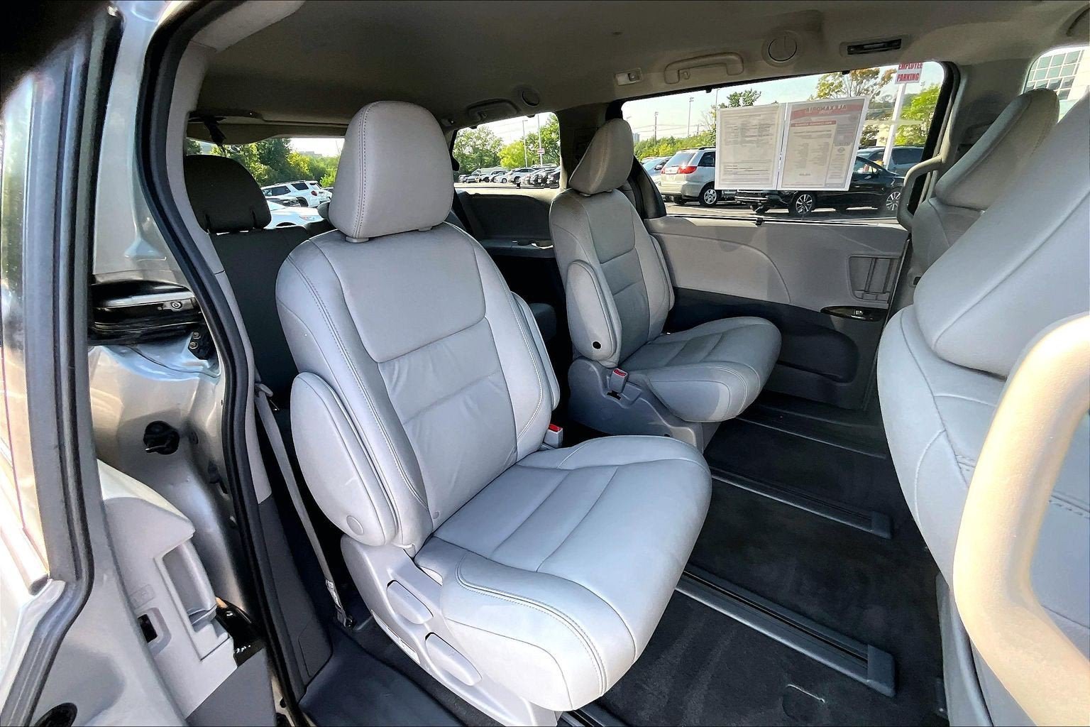 Used 2018 Toyota Sienna XLE w/ Protection Package AWD/4WD image 26