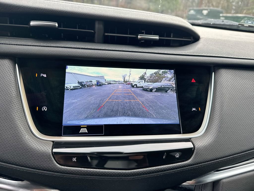 Used 2024 Cadillac XT6 Luxury image 28
